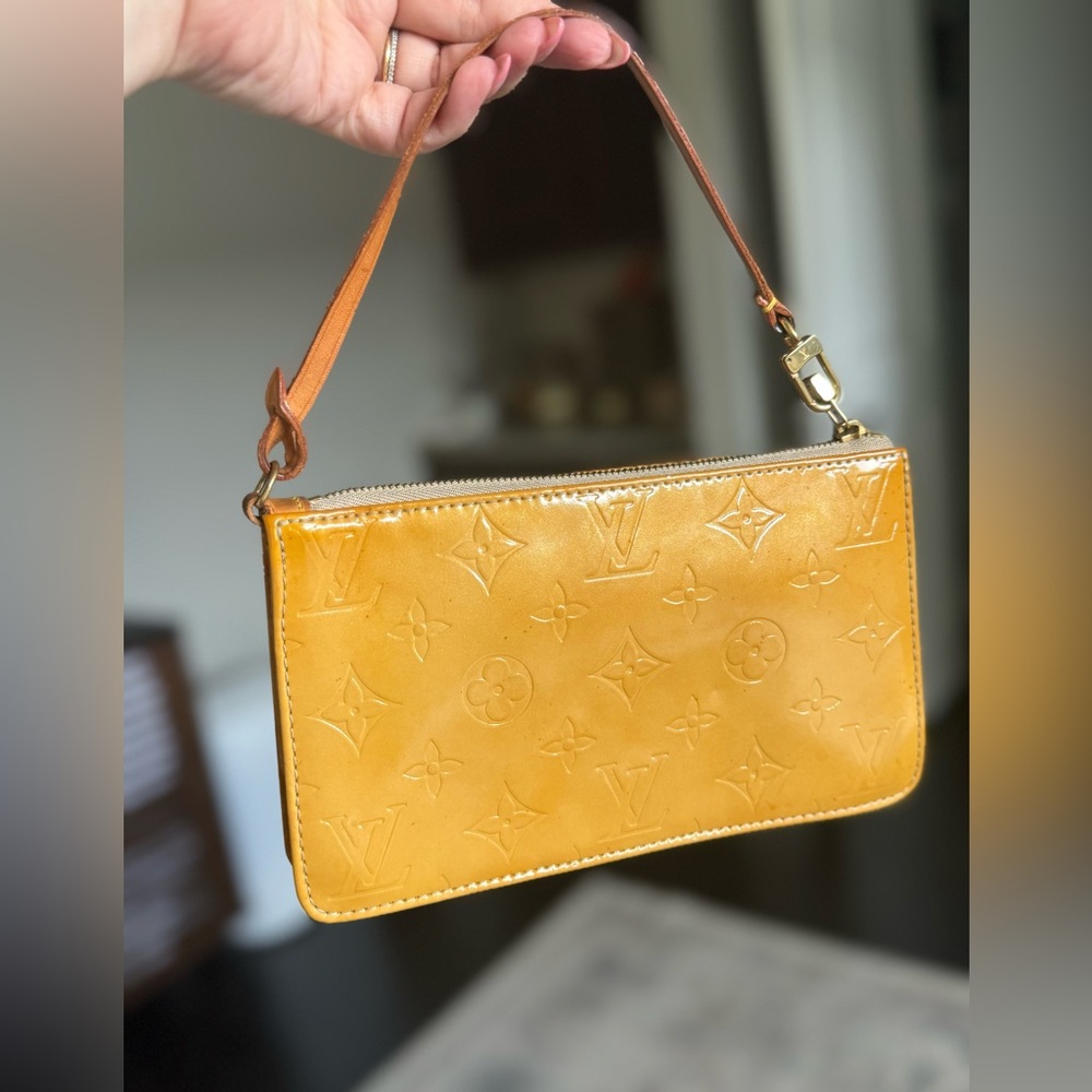 Louis Vuitton Lexington Yellow Vernis Monogram Pochette